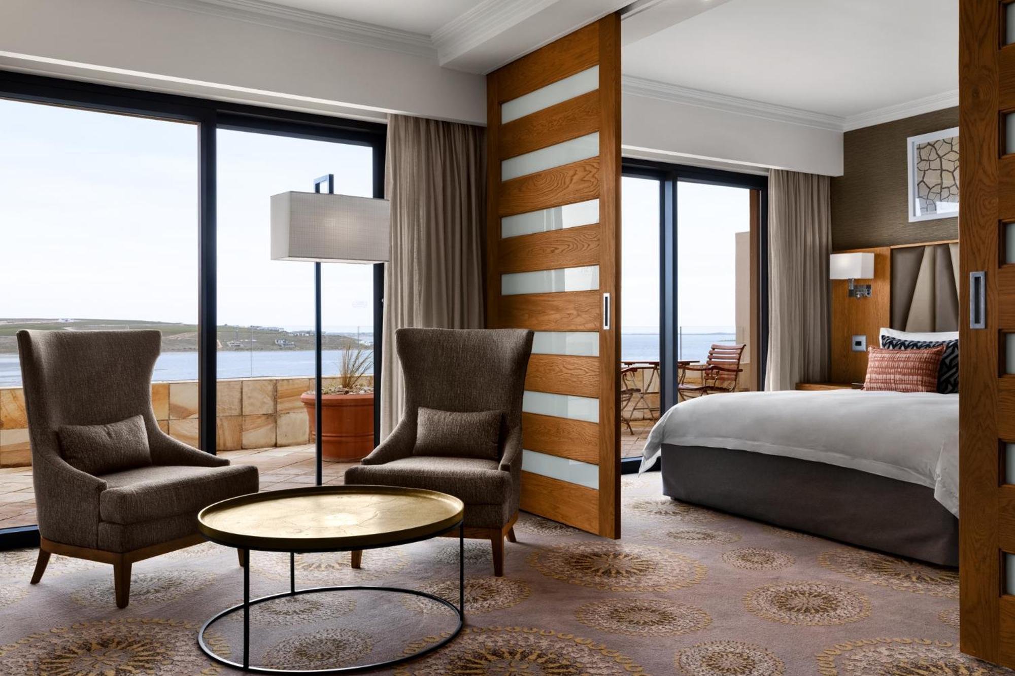Arabella Hotel, Golf And Spa Hermanus Exteriör bild A guest room at the Westin Athens